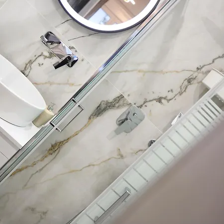 White Tower 아파트